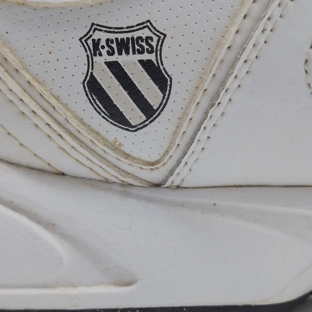 K Swiss Sz 10 02476125 LOW White Men's Athletic Sneakers